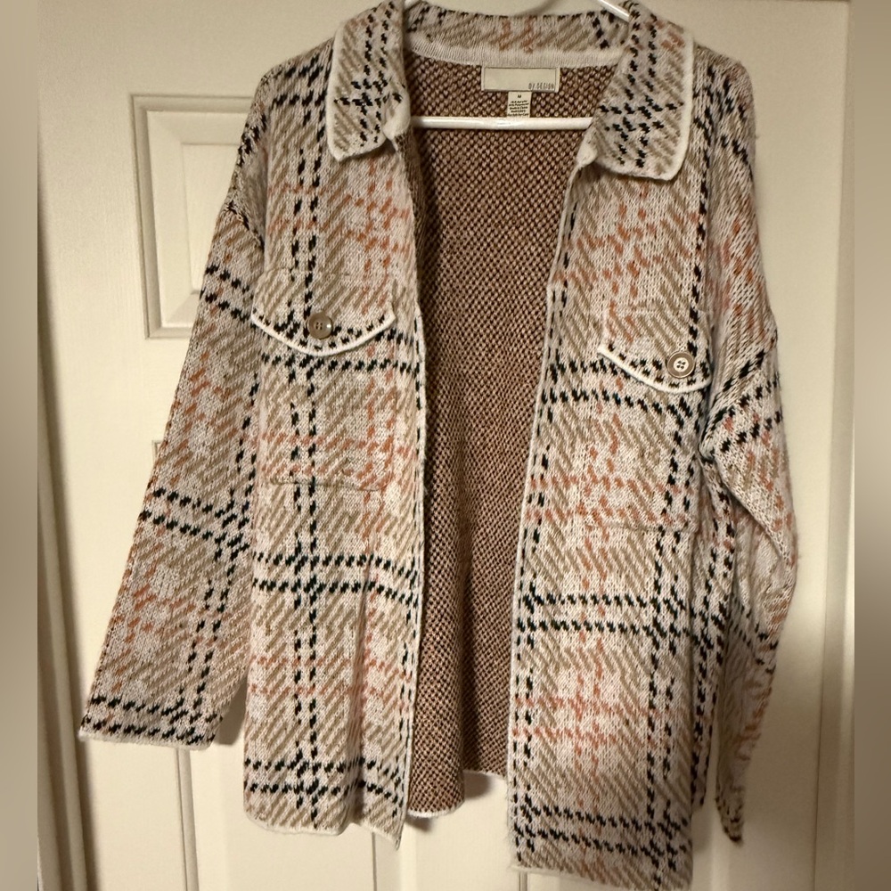 Women’s Shacket - Picture 2 of 5